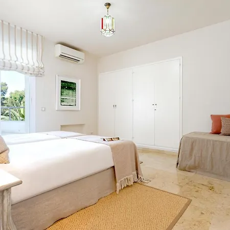 Genteel Flamencos Terrace *