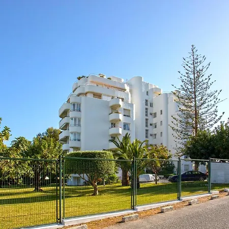 Genteel Flamencos Terrace Apartment *